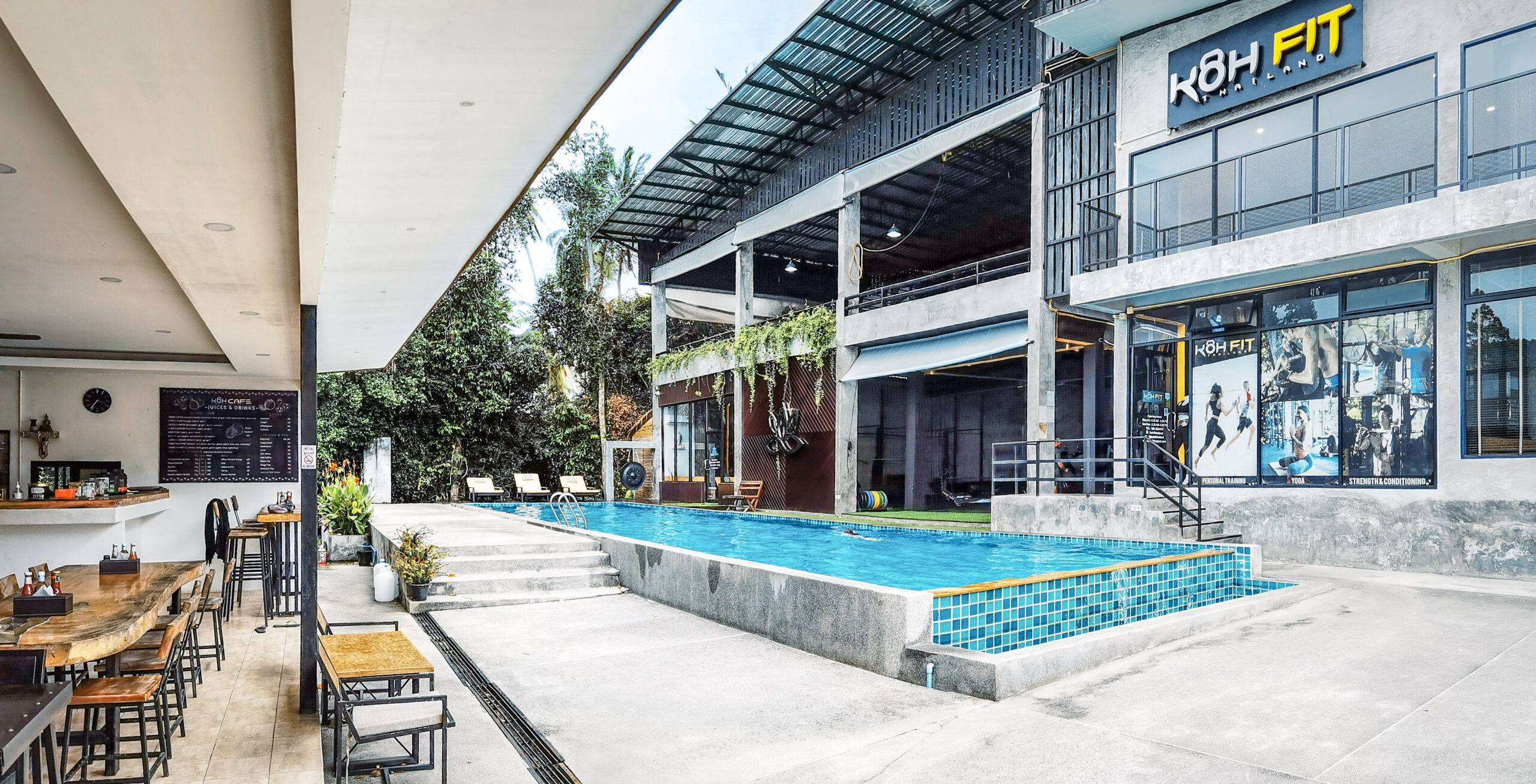 Koh Fight | Swimming Pool